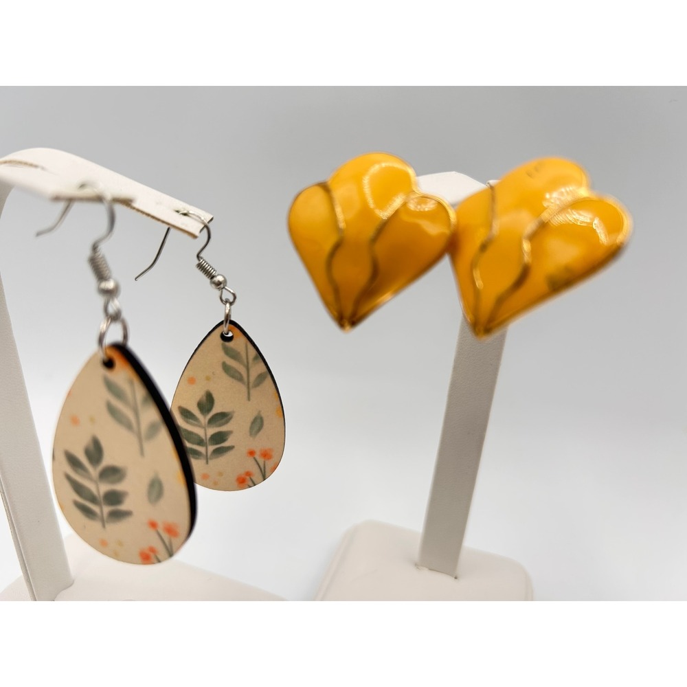 Earring Set Women OS Yellow Floral Good Heart Enamel Wood Teardrop